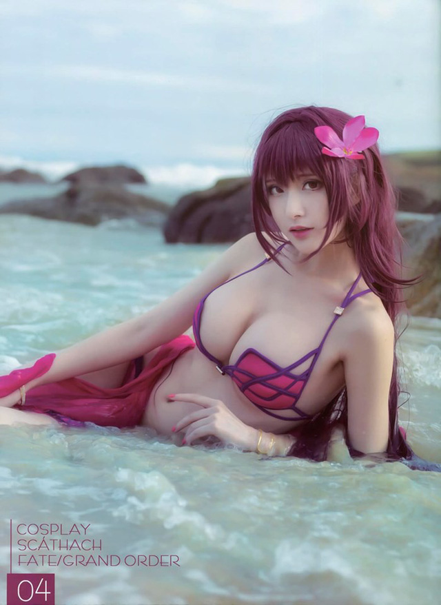 在下萝莉控ii的《Fate/Grand Order》斯卡哈COSPLAY，展现了性感与迷人插图3