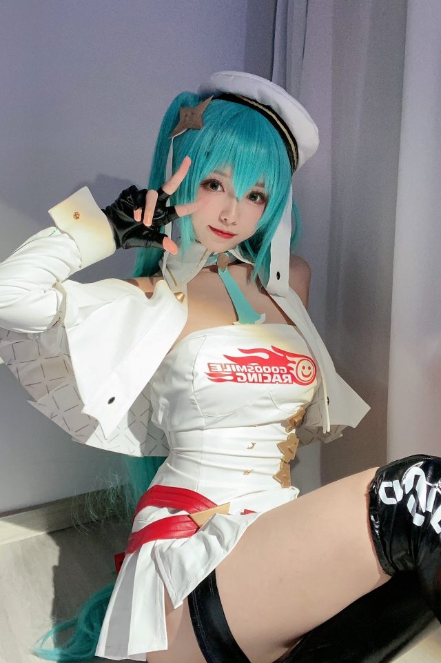 大大卷卷小卷cos“Racing Miku 2023”初音未来，速度与可爱的交错(大大卷卷小卷电子图包)插图1