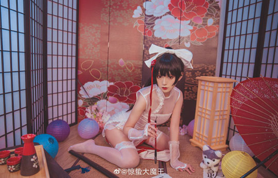 奶文文cos碧蓝航线的高雄·獒，华丽迷人的完美还原插图