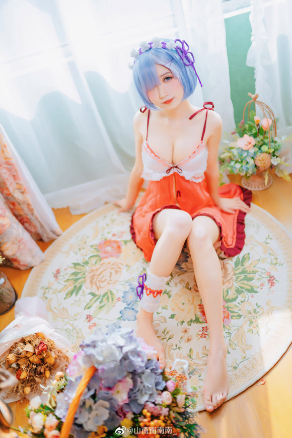 山南南南南的“睡衣版”蕾姆cosplay，将可爱迷人的角色带到眼前(山南山歌词)插图4