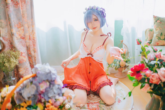 山南南南南的“睡衣版”蕾姆cosplay，将可爱迷人的角色带到眼前(山南山歌词)插图2