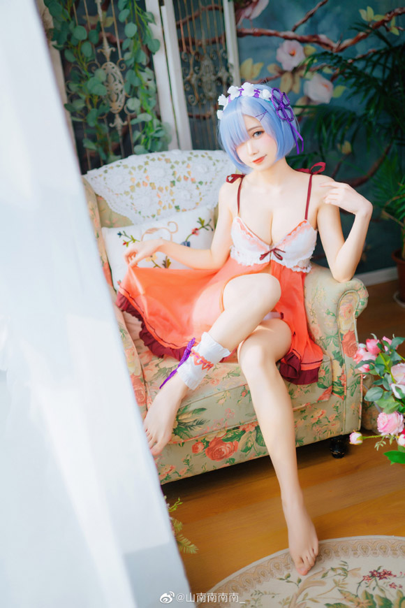 山南南南南的“睡衣版”蕾姆cosplay，将可爱迷人的角色带到眼前(山南山歌词)插图3
