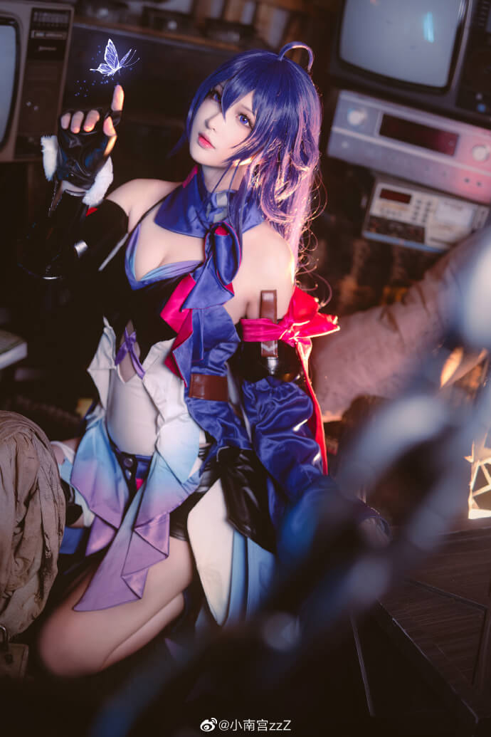 《崩坏:星穹铁道》希儿cosplay，coser@小南宫zzZ展示其迷人魅力(崩坏星穹铁道官网)插图4