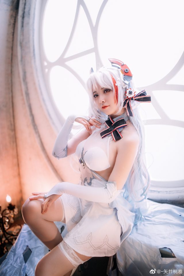 《碧蓝航线》cosplay：coser矢井桃卷优雅美丽的“花嫁版”欧根亲王插图3