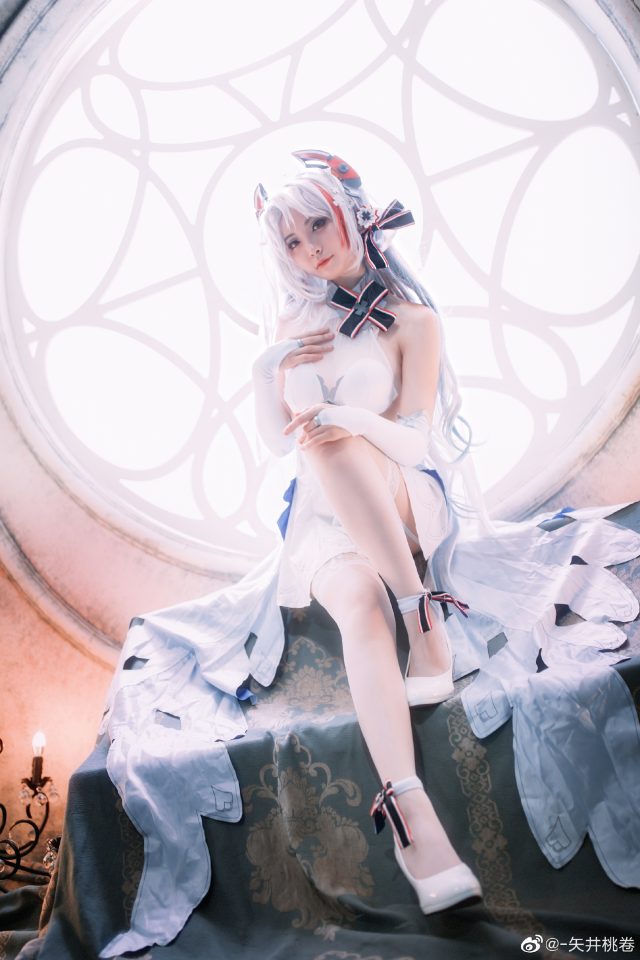 《碧蓝航线》cosplay：coser矢井桃卷优雅美丽的“花嫁版”欧根亲王插图