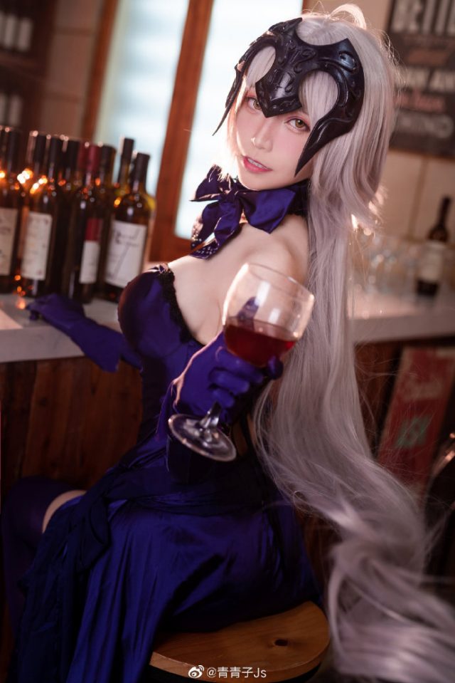 青青子Js cosplay“圣夜的晚餐”礼装的黑贞，迷人魅力尽显(青青子衿 小说)插图5