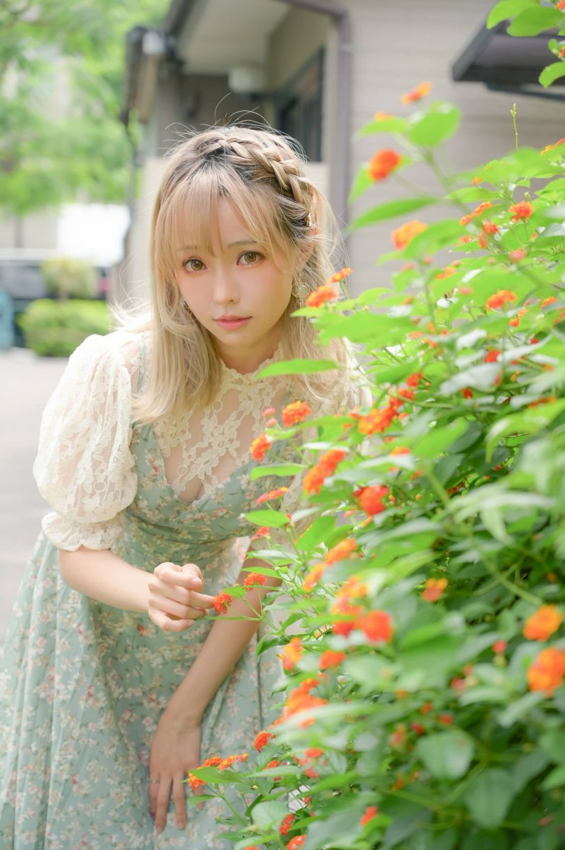 ElyEE子 cosplay作品 | ElyEE子_Sea Foam·碎花裙cos图集 [15P-56MB]