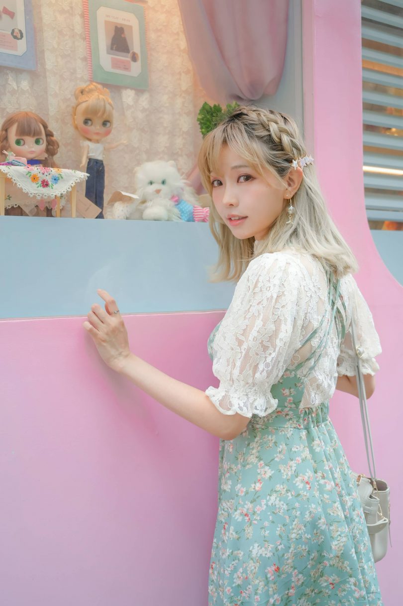 ElyEE子 cosplay作品 | ElyEE子_Sea Foam·碎花裙cos图集 [15P-56MB]