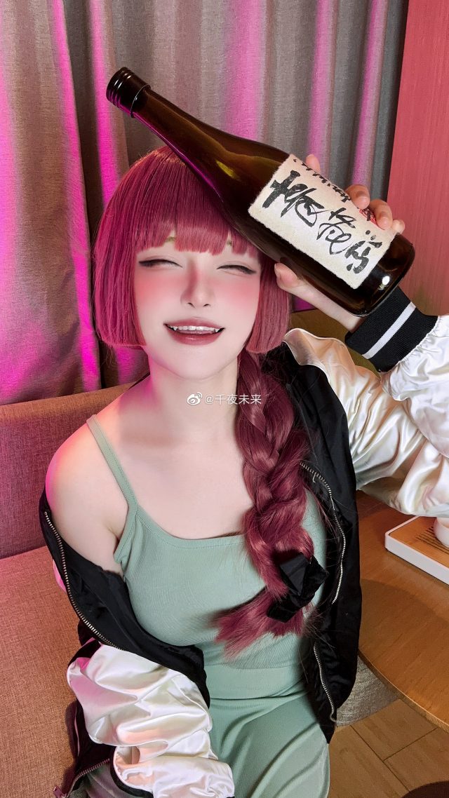[孤独摇滚！]千夜未来cos广井菊里，独具可爱迷人的魅力(孤独摇滚千束)插图5