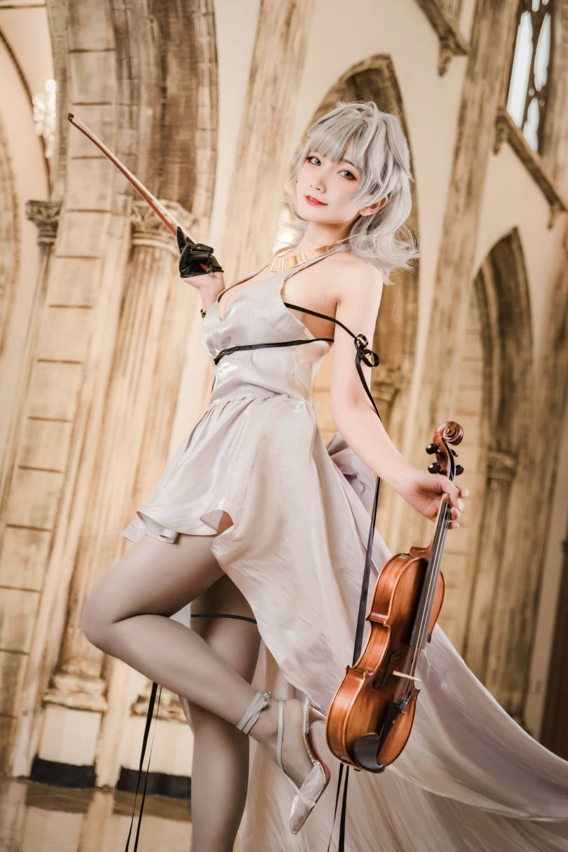 巴鲁巴鲁BaRu cos西雅图 | 巴鲁巴鲁BaRu_碧蓝航线·西雅图礼服cos [18P-263MB]