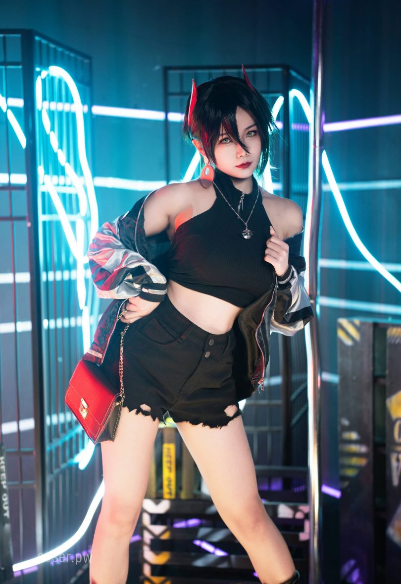 巴鲁巴鲁BaRu_碧蓝航线cos | 巴鲁巴鲁BaRu_乌尔里希·冯·胡滕cos作品 [11P-221MB]