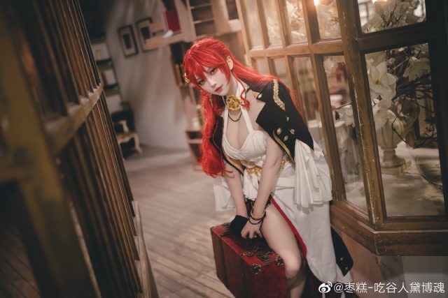 [崩坏：星穹铁道]枣糕-吃谷人黛博魂cos姬子，惊艳引爆社交媒体(崩坏星穹铁道周年庆)插图2