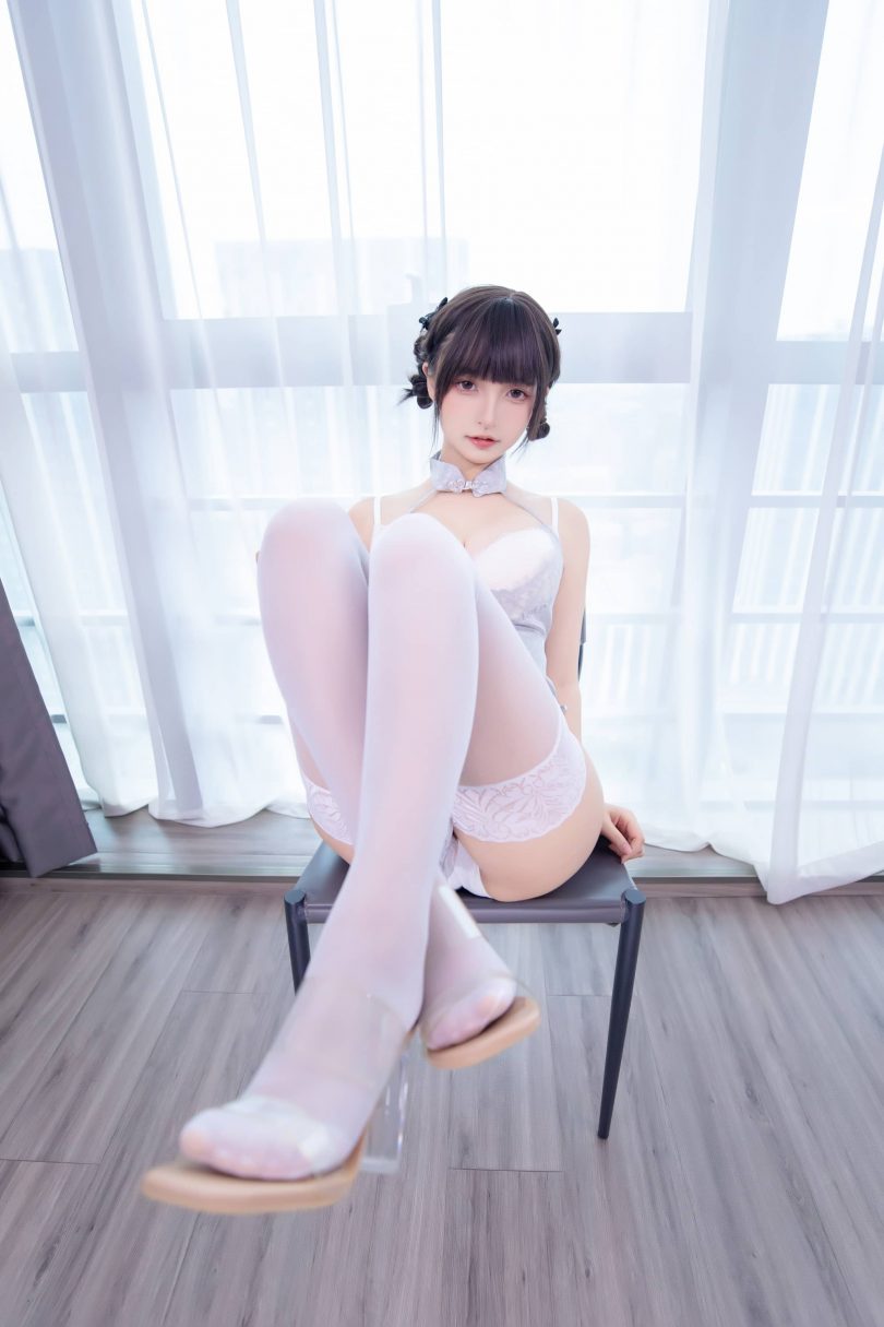 神楽坂真冬_雪糕小姐 cos | 神楽坂真冬_雪糕小姐·吊带裙cos作品 [75P-185MB]