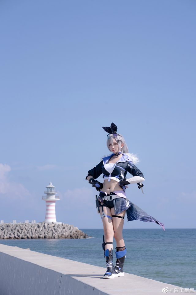 [崩坏：星穹铁道]菌子宝宝cos银狼，展现“星核猎手”的迷人魅力(崩坏星穹铁道下载)插图