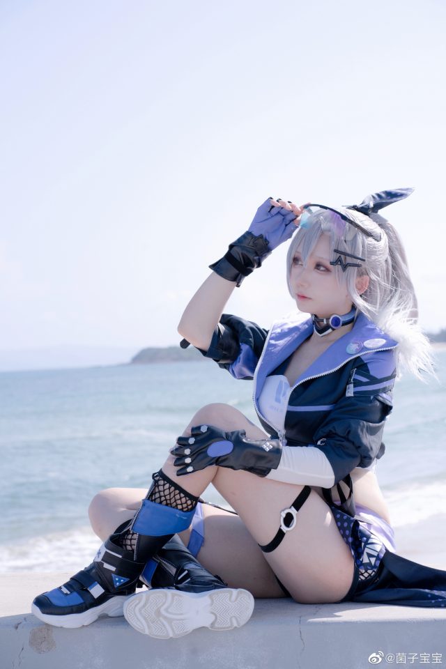 [崩坏：星穹铁道]菌子宝宝cos银狼，展现“星核猎手”的迷人魅力(崩坏星穹铁道下载)插图5