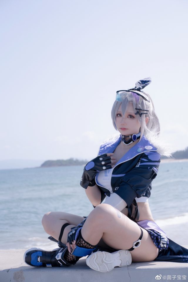 [崩坏：星穹铁道]菌子宝宝cos银狼，展现“星核猎手”的迷人魅力(崩坏星穹铁道下载)插图4