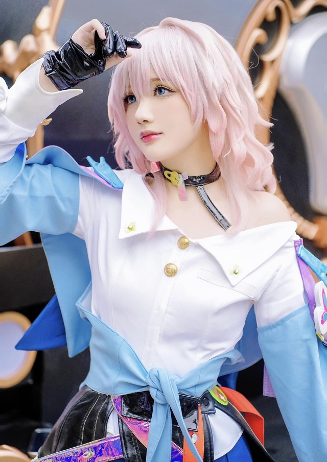 陈秋芳的三月七cosplay让粉丝们心动不已，因为太可爱了！插图4