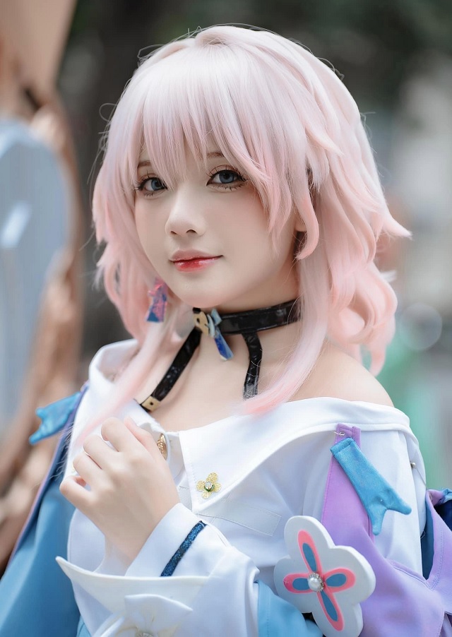 陈秋芳的三月七cosplay让粉丝们心动不已，因为太可爱了！插图5