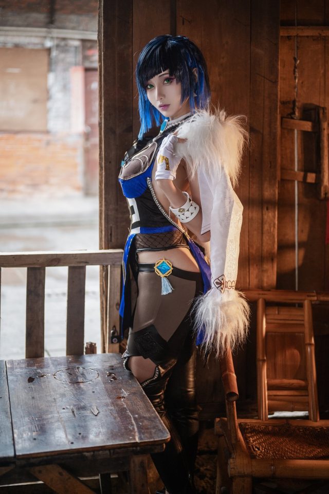 如月灰cos《原神》夜兰，展现“一人千面”的神秘之美插图1