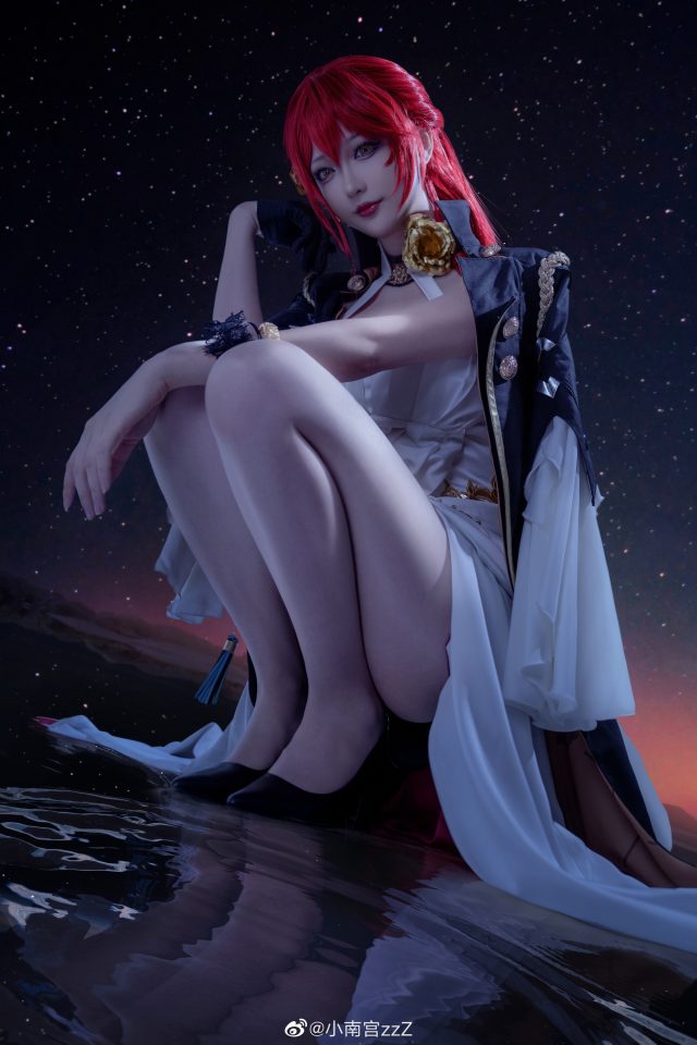 [崩坏：星穹铁道]小南宫zzZ cos姬子，闪耀星空下的性感科学家(崩坏星穹铁道花火)插图3