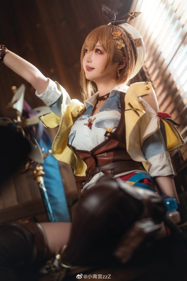 小南宫zzZ cos《莱莎的炼金工房》莱莎，性感可爱魅力十足(宫小南风馆)插图3