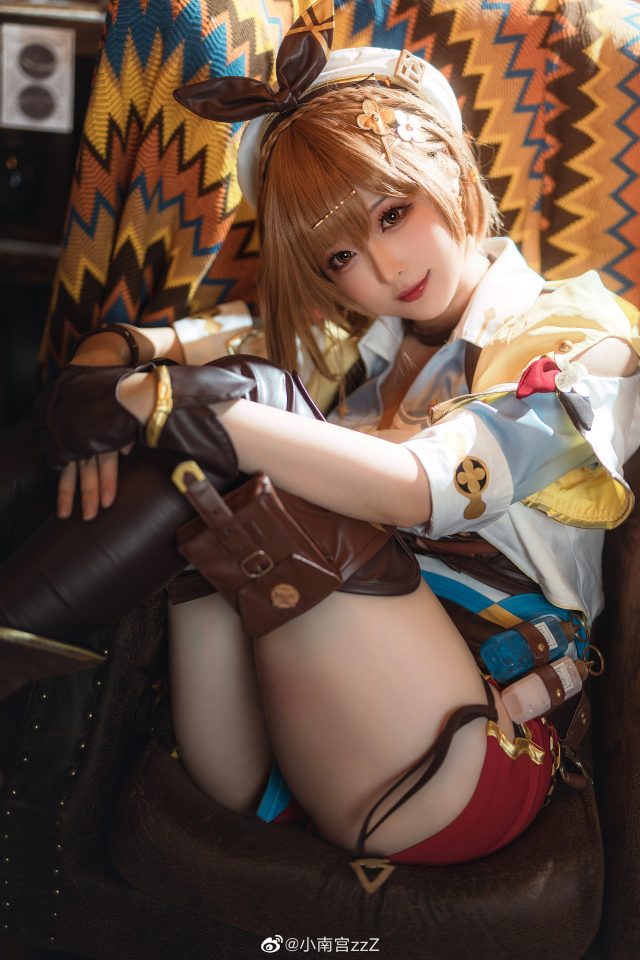 小南宫zzZ cos《莱莎的炼金工房》莱莎，性感可爱魅力十足(宫小南风馆)插图4