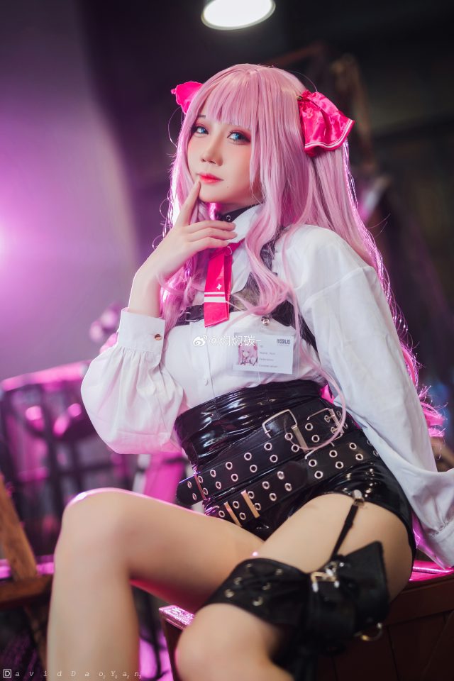 焖焖碳cos《胜利女神：妮姬》尤妮，魅力四射闪耀嘉年华(焖焖碳图包下载)插图3