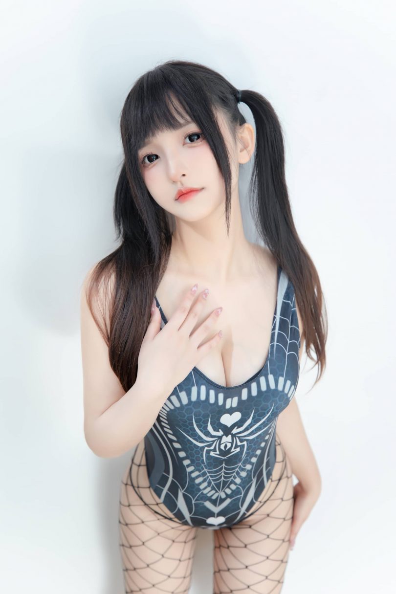 神楽坂真冬cos蜘蛛女孩 | 神楽坂真冬_泳装·蜘蛛女孩cos作品 [75P-187MB]