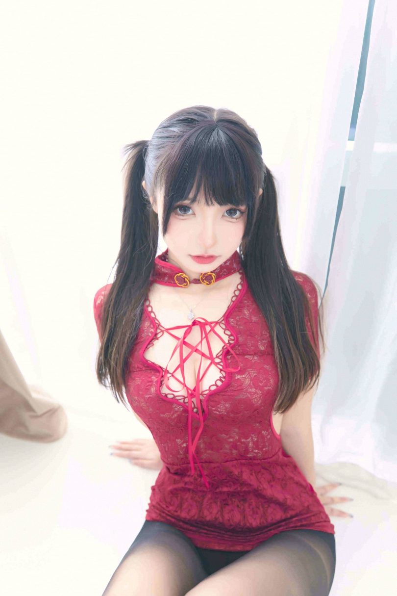 神楽坂真冬_想入非非cos | 神楽坂真冬_想入非非·红色开胸裙cos作品 [75P-210MB]