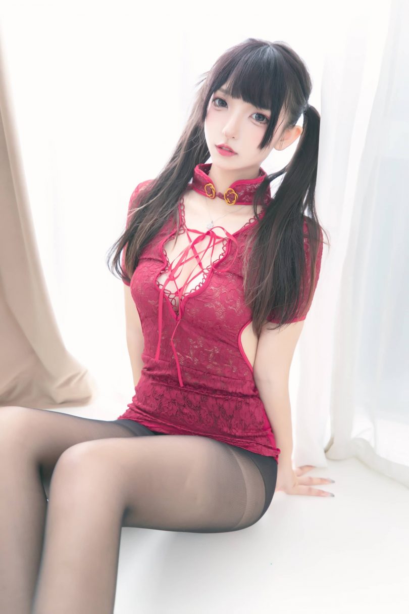 神楽坂真冬_想入非非cos | 神楽坂真冬_想入非非·红色开胸裙cos作品 [75P-210MB]