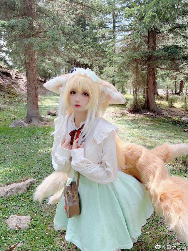 [明日方舟]菌子宝宝cos铃兰小姐，展现九尾狐的迷人与可爱(明日方舟m)插图3