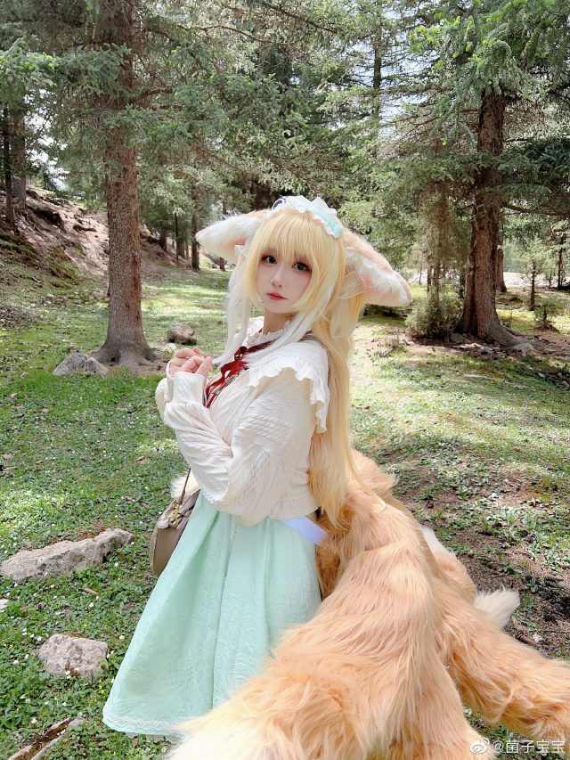 [明日方舟]菌子宝宝cos铃兰小姐，展现九尾狐的迷人与可爱(明日方舟m)插图2