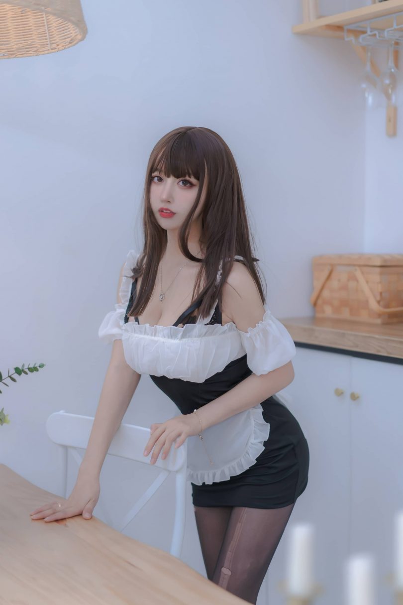 过期米线线喵_女仆cos | 过期米线线喵_女仆·黑色丝袜cos作品 [69P-99MB](过期米线线喵亿)插图