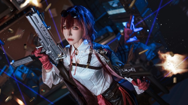 迷恋于性感优雅的卡妈：阮邑Fairy cos《崩坏：星穹铁道》卡芙卡插图1