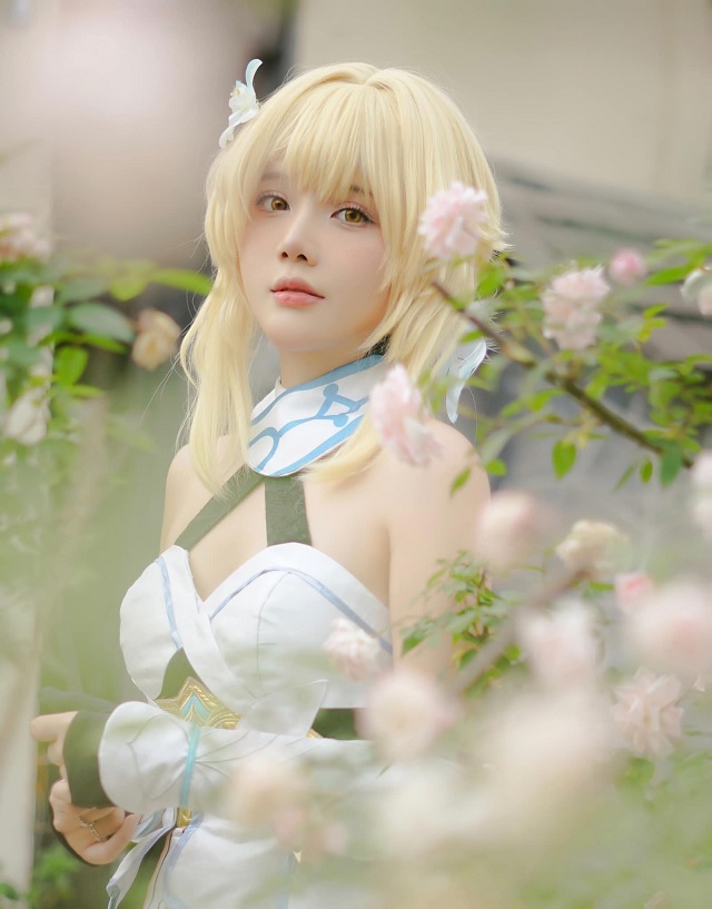 河内美貌才女陈秋芳的cosplay魅力，会让你心花怒放吗？(河内老照片)插图3