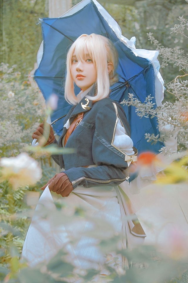 河内美貌才女陈秋芳的cosplay魅力，会让你心花怒放吗？(河内老照片)插图4