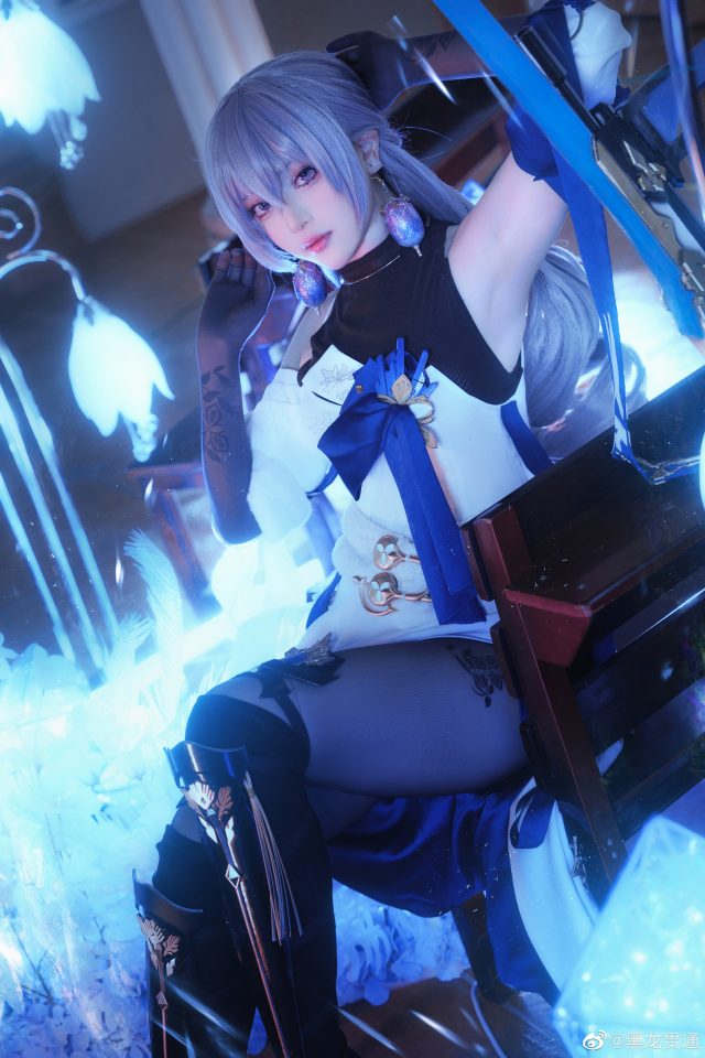 [崩坏：星穹铁道]黑龙贯通cos布洛妮娅，展现银鬃铁卫统领的魅力插图5