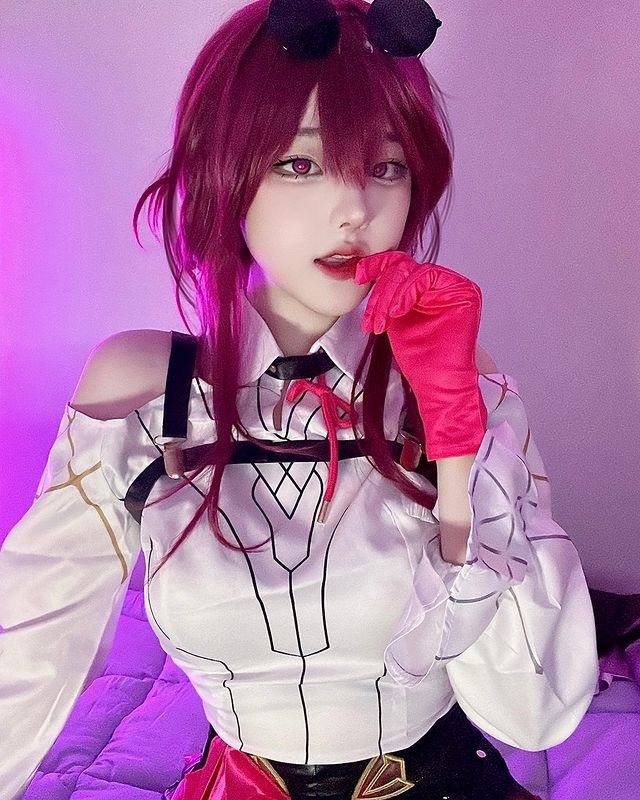 年轻貌美的韩国女coser Hina成为众多粉丝迷恋的“国民waifu”(年轻美丽)插图6