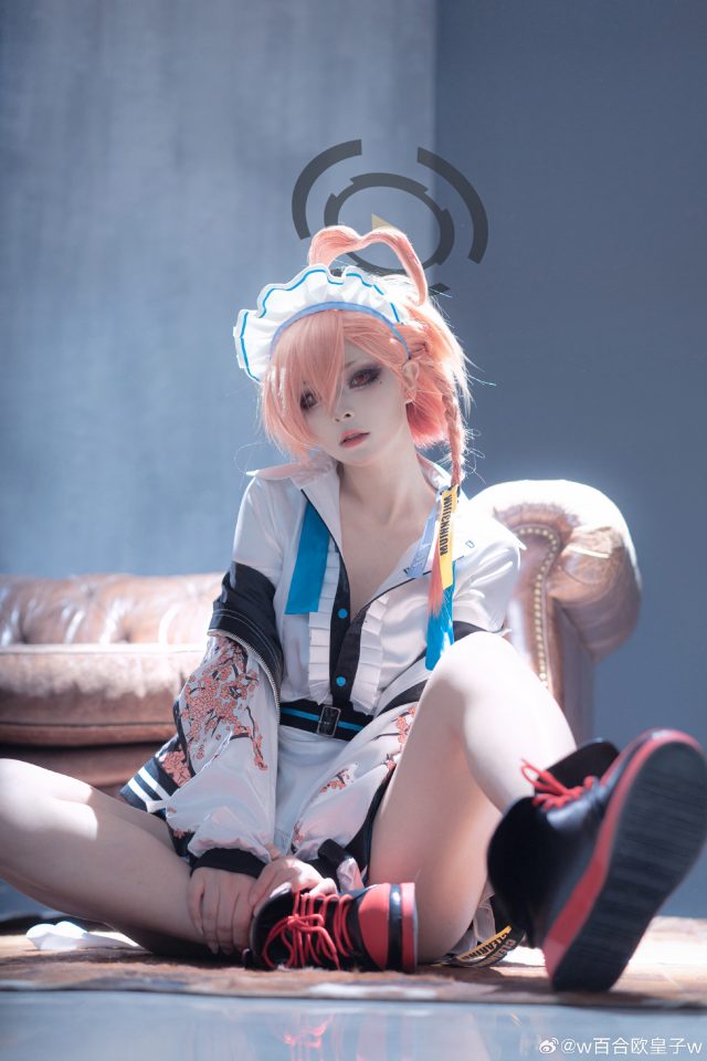 [蔚蓝档案]w百合欧皇子w cos美甘妮露，展现千禧年特工的酷帅与美丽(蔚蓝档案头像)插图1