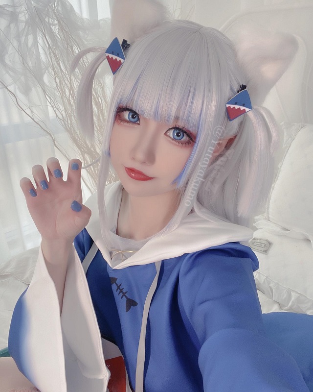 coser Yuta.Z通过两个古拉的cosplay版本，展现鲨鱼少女的迷人魅力插图2