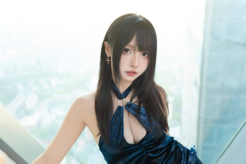 神楽坂真冬_蓝衣旗袍cos | 神楽坂真冬_蓝衣旗袍·黑透丝袜cos作品 [75P2V-241MB]插图