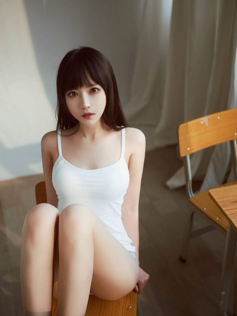 Shika小鹿鹿cos羽鸟 | Shika小鹿鹿_羽鸟·白色小背心cos作品 [20P-233MB]