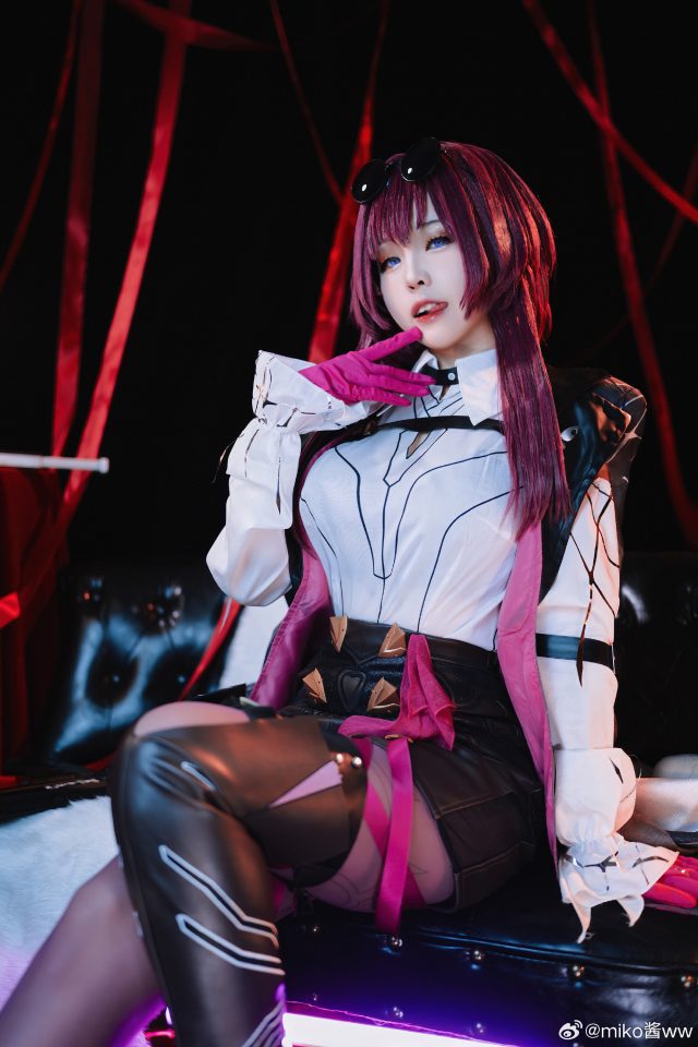 崩坏世界的绝美闪耀：miko酱ww cos《崩坏：星穹铁道》卡芙卡(崩坏的世界叫什么)插图2
