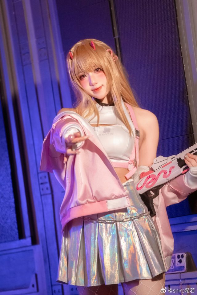 shiro希若cos《胜利女神：妮姬》毒蛇，霸气妮姬的性感魅力重现！插图3