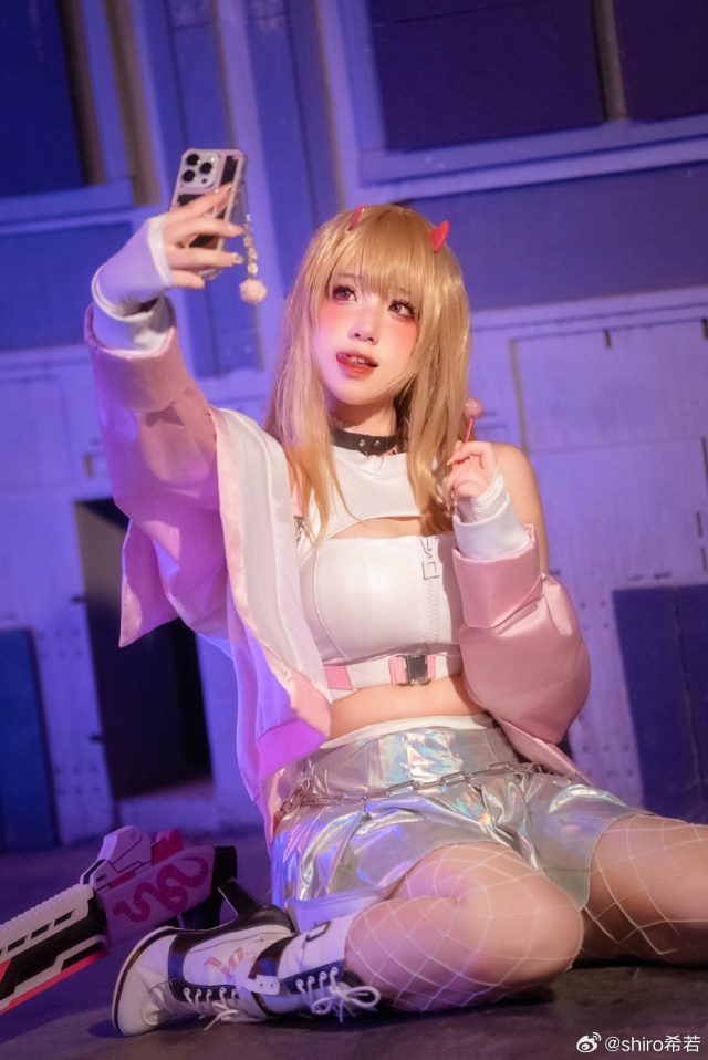 shiro希若cos《胜利女神：妮姬》毒蛇，霸气妮姬的性感魅力重现！插图4