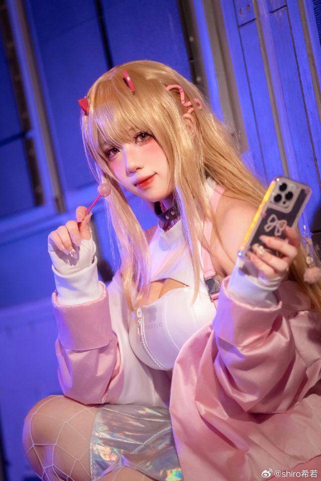 shiro希若cos《胜利女神：妮姬》毒蛇，霸气妮姬的性感魅力重现！插图5