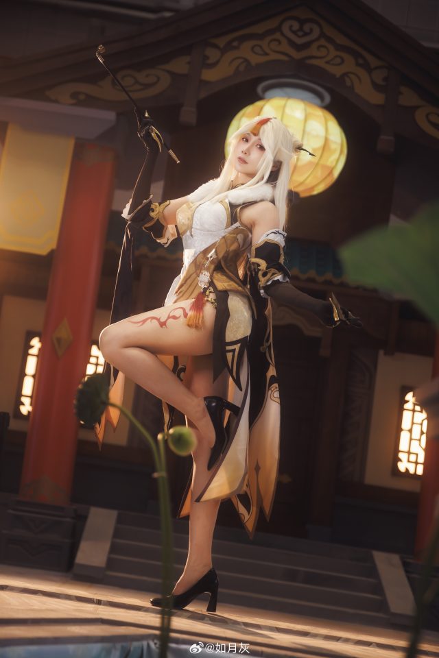 如月灰cos《原神》凝光，美丽如璃月绽放迷人魅力(如月是谁)插图3