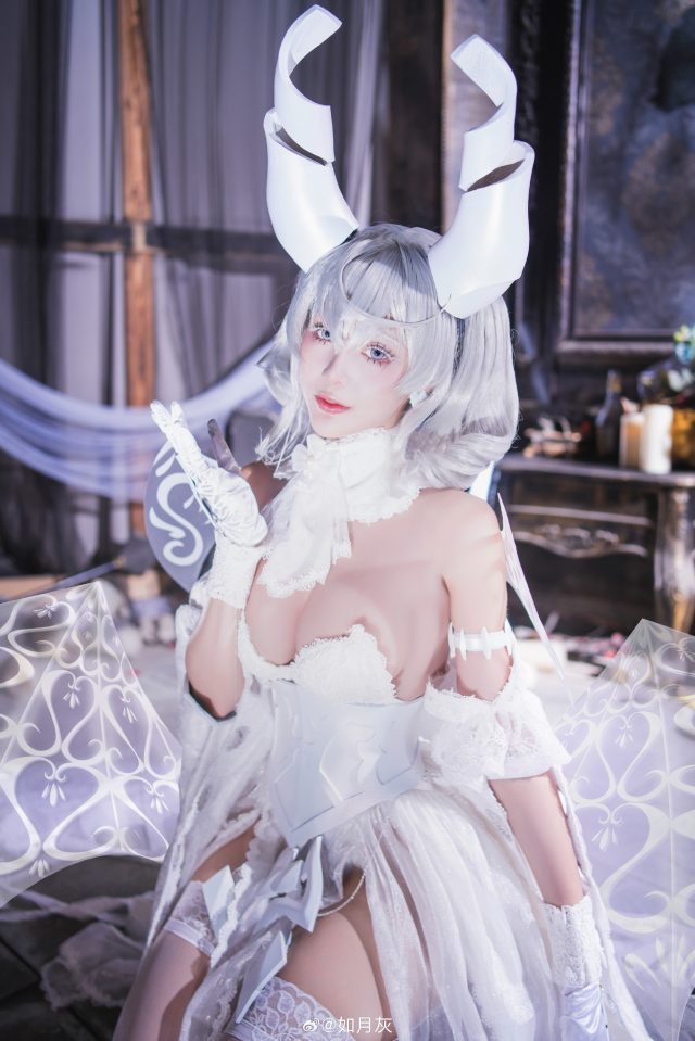 如月灰cos《游戏王卡组》白银城，美得不要不要的白银之美！插图3