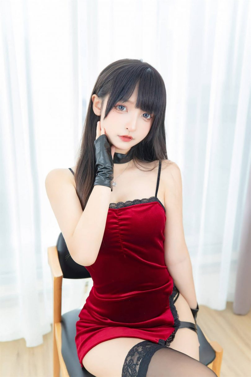 神楽坂真冬cos_男爵夫人 | 神楽坂真冬_男爵夫人·吊带红裙cos [75P-247MB]