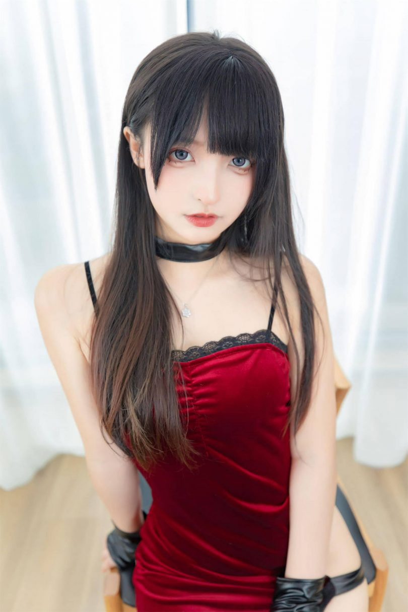 神楽坂真冬cos_男爵夫人 | 神楽坂真冬_男爵夫人·吊带红裙cos [75P-247MB]